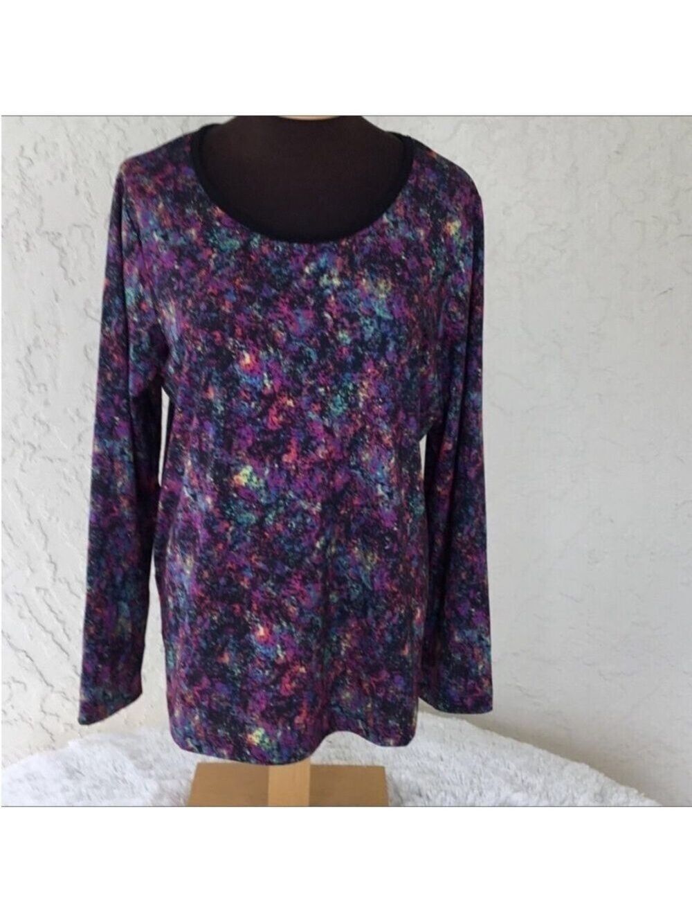 Brylane Full Beauty Sport long sleeve tee Woman’s 14/16 multi colored